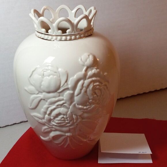 Lenox Peonies In Bloom Vase Cottagecore, Kitsch, Grandmacore - Picture 1 of 7